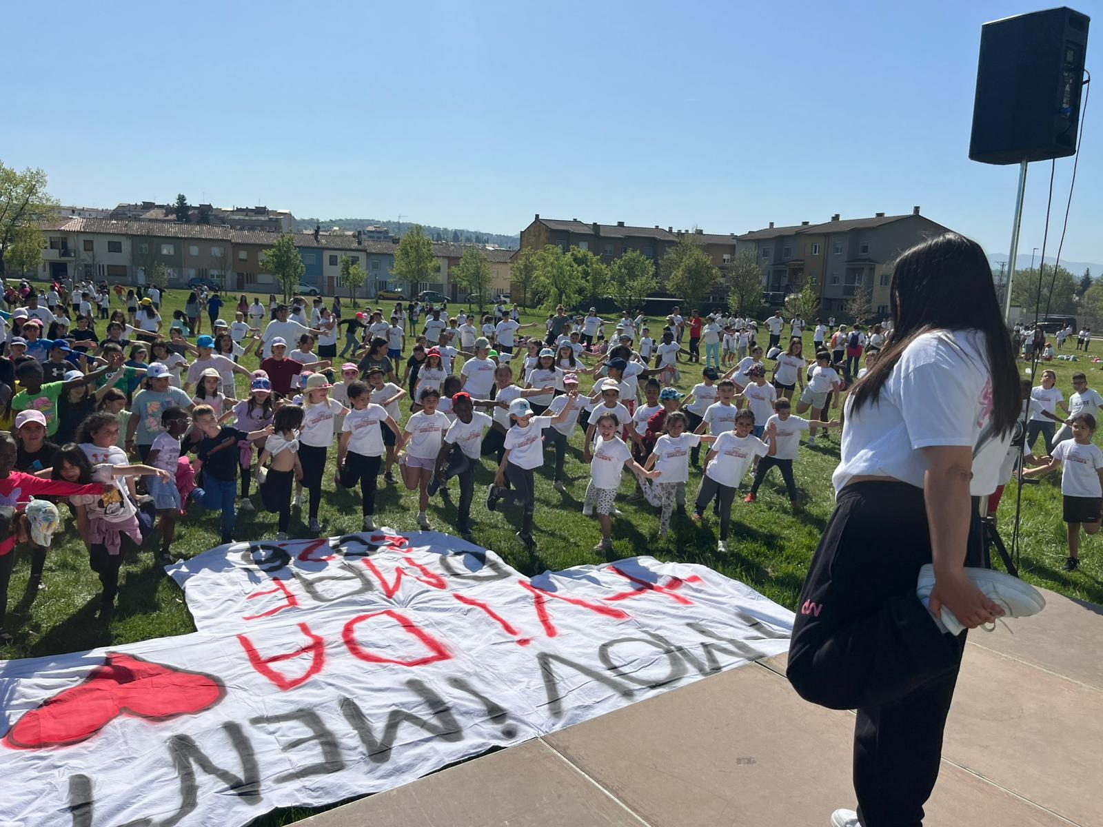 Tamb&eacute; hi ha participat alumnes dels centres educatius de Roda de Ter