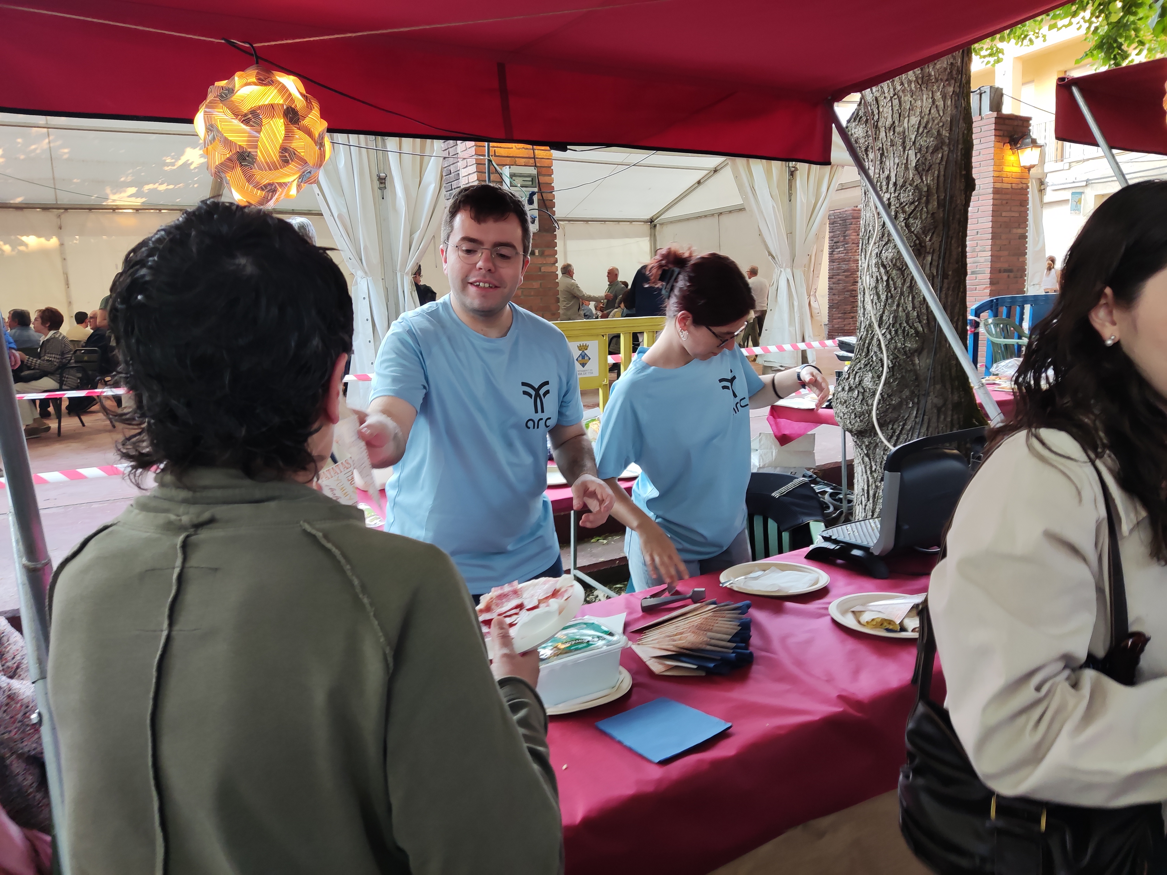 La nova carpa provisional de Can Planoles es va estrenar durant el Tapes ARC Festa del 17 de maig de 2025