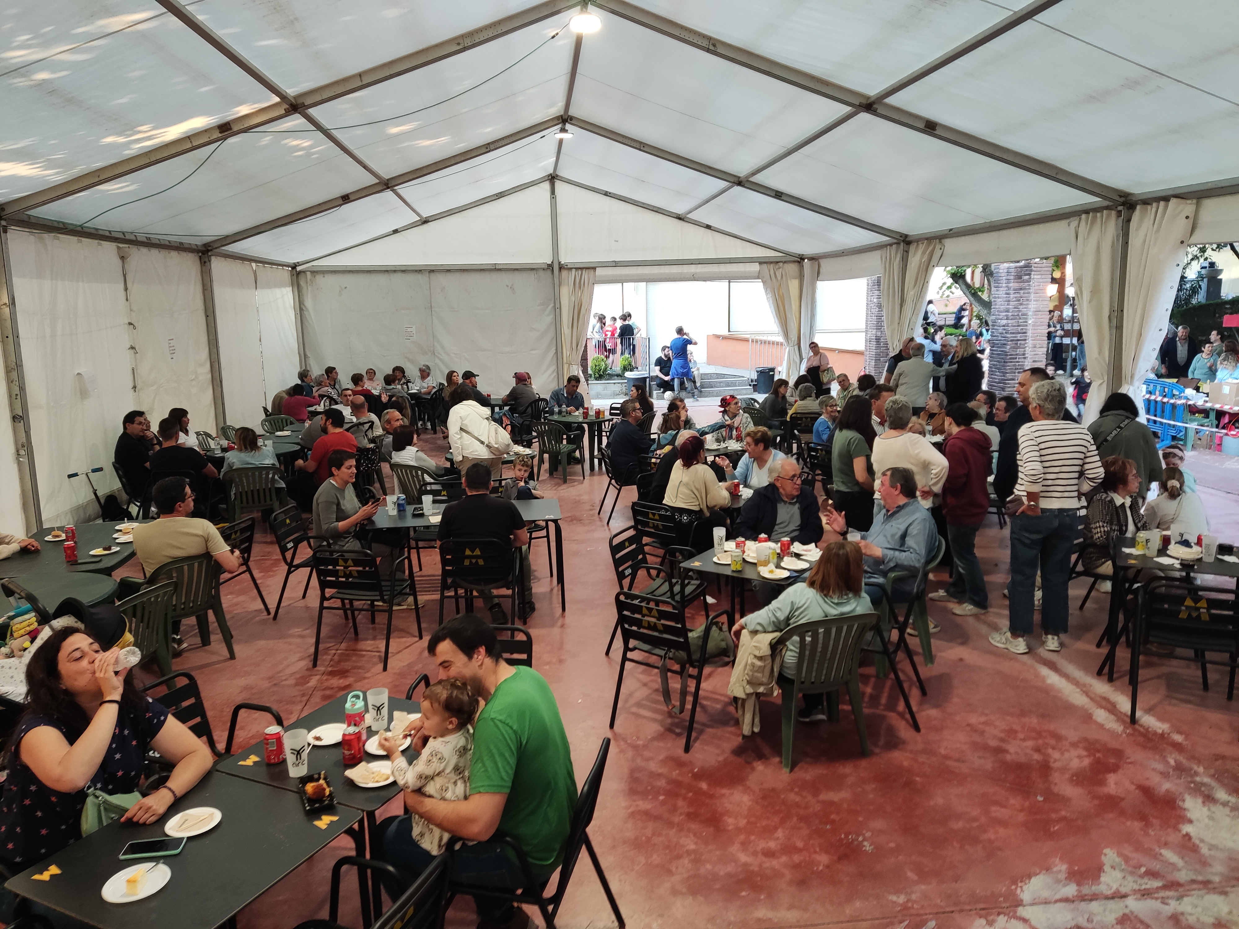 En funcionament la nova carpa provisional de Can Planoles i actuacions d'adequació en el bar que reobrirà l'1 de juny