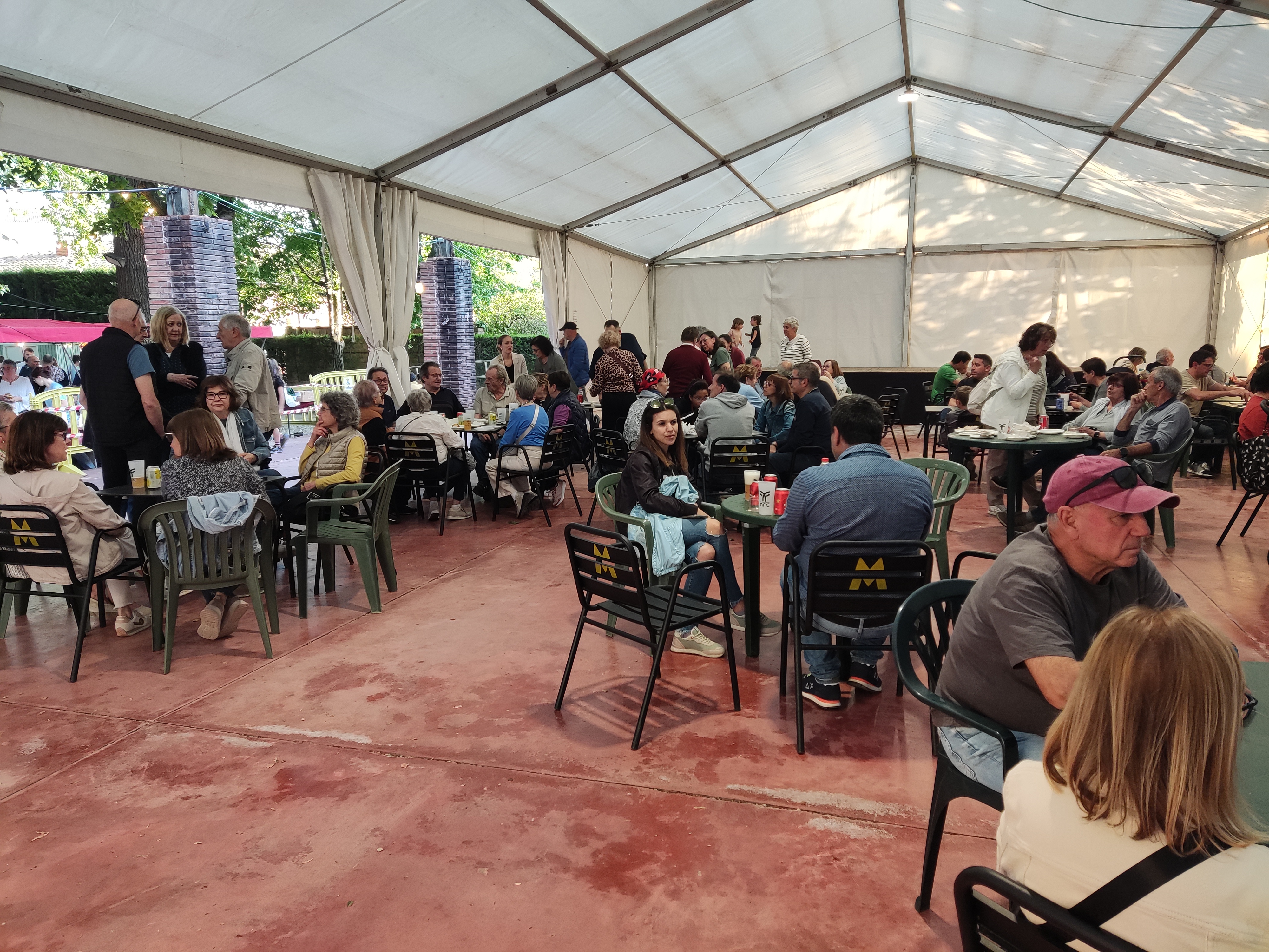 La nova carpa provisional de Can Planoles es va estrenar durant el Tapes ARC Festa del 17 de maig de 2025
