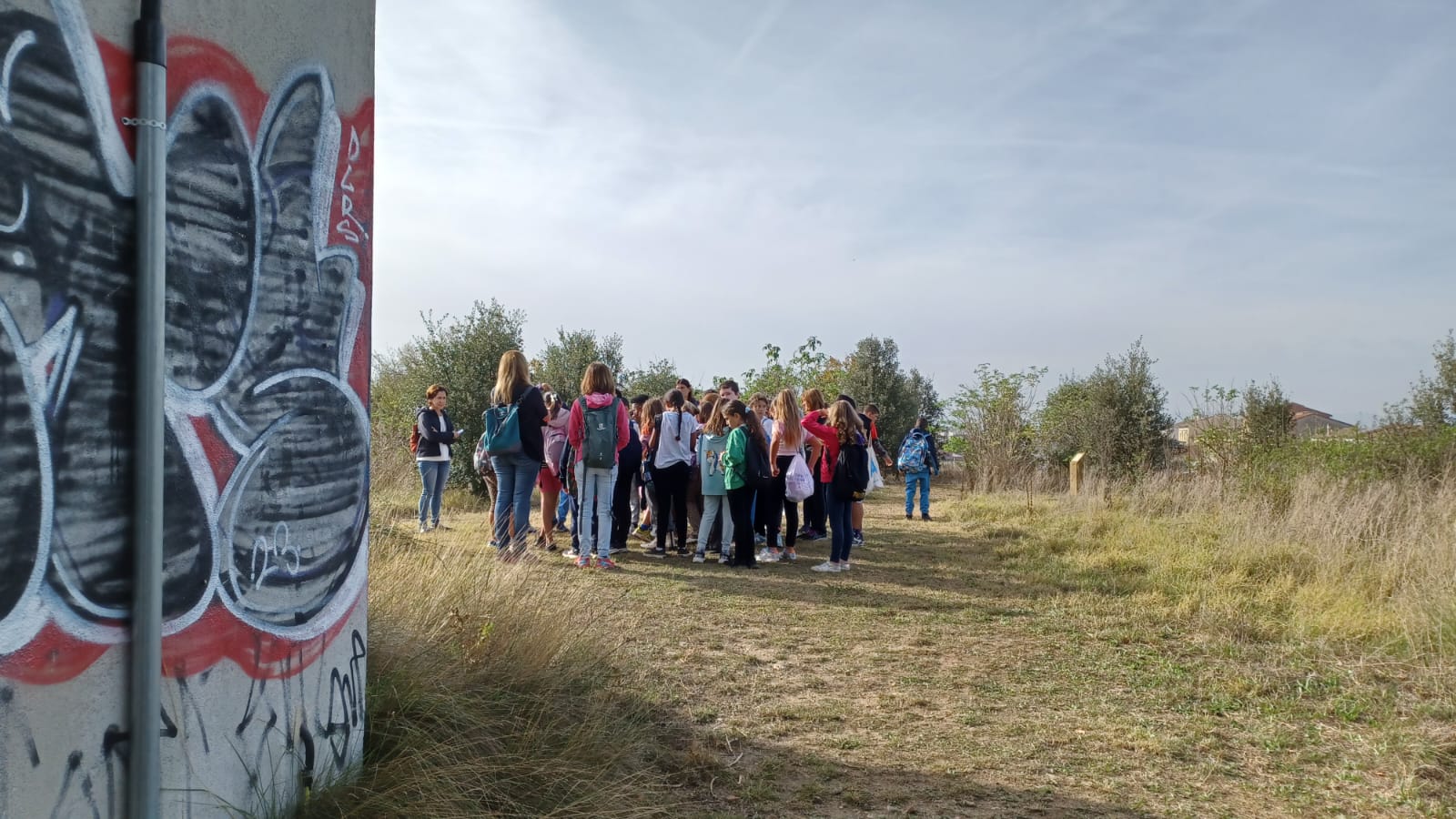 Nens i nenes de 1r a 6è de primària de Roda de Ter van participar de les activitats dels 10 anys de la plantada d'arbres de la Muntanyeta