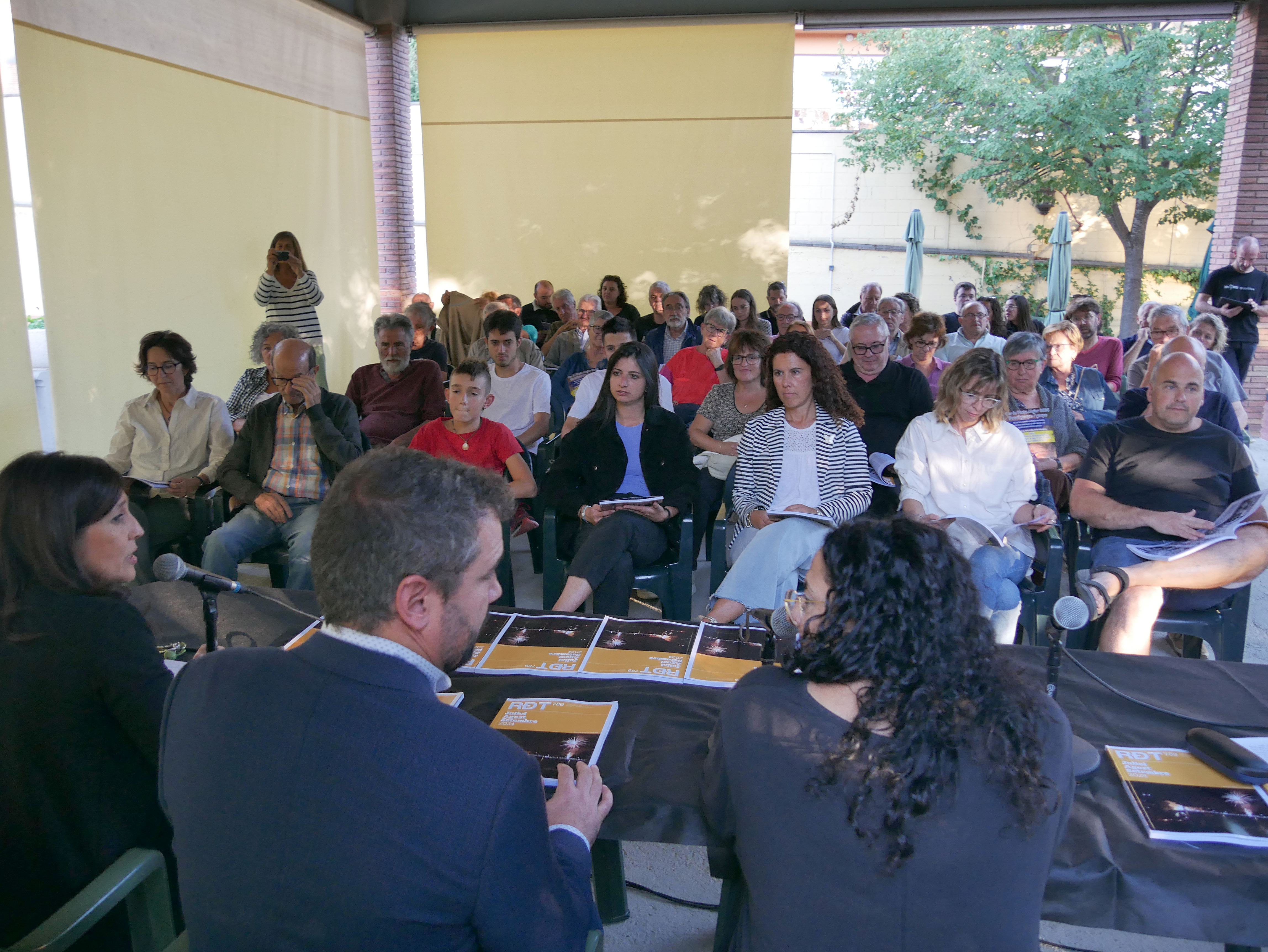 Presentació de l'edició extraordinària de la Revista Roda de Ter de la Festa Major 2024