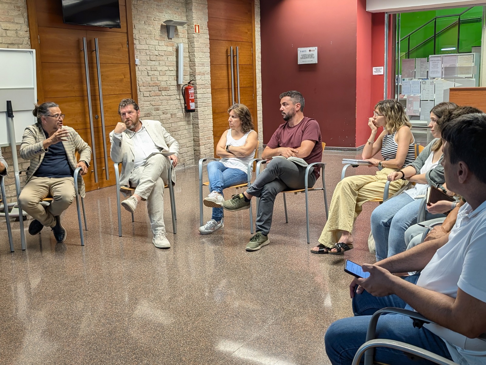 La Taula del Trànsit de Roda de Ter es reuneix amb la Generalitat per buscar solucions a la mobilitat a la C-153