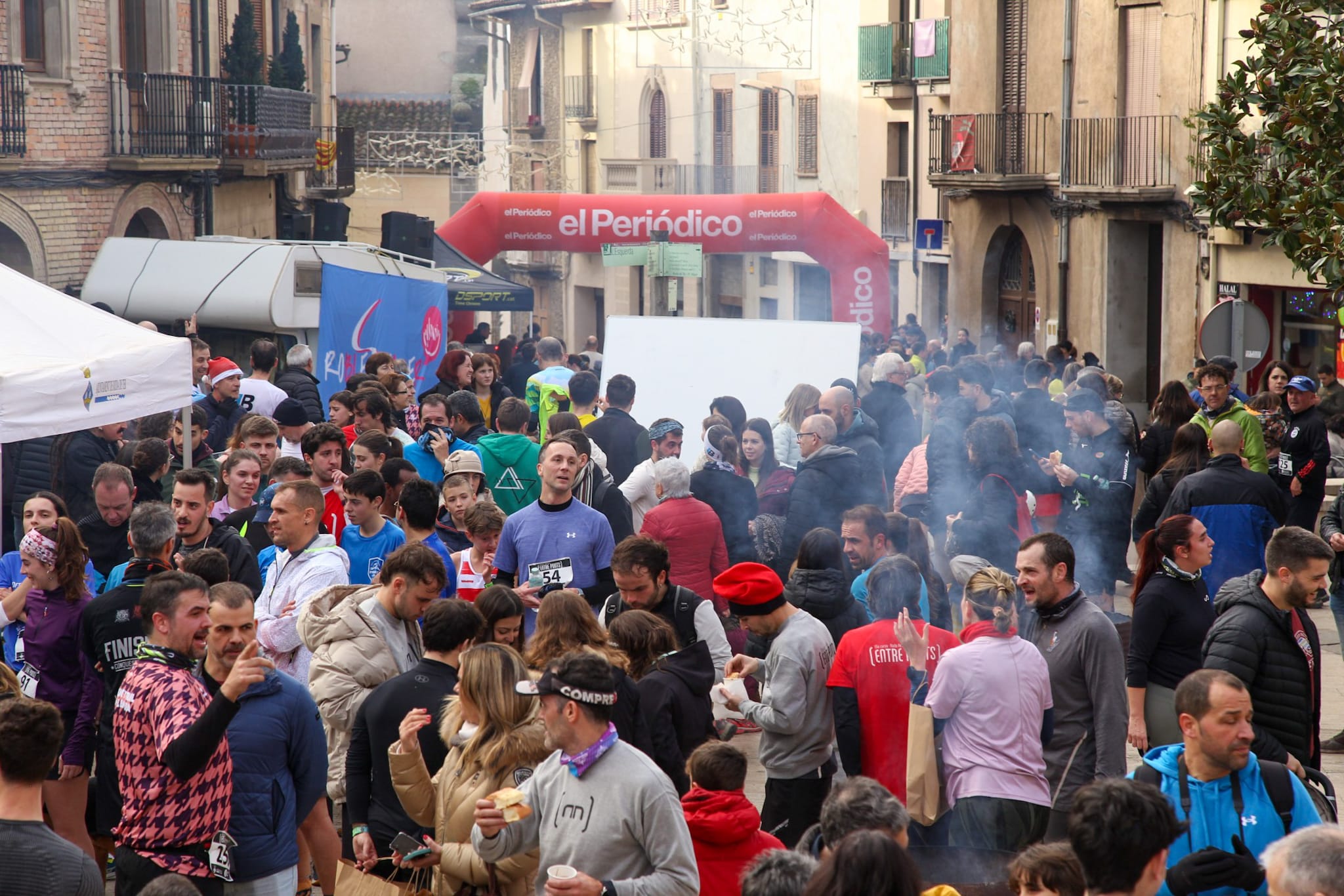 Arribada i ambient a la Plaça Major