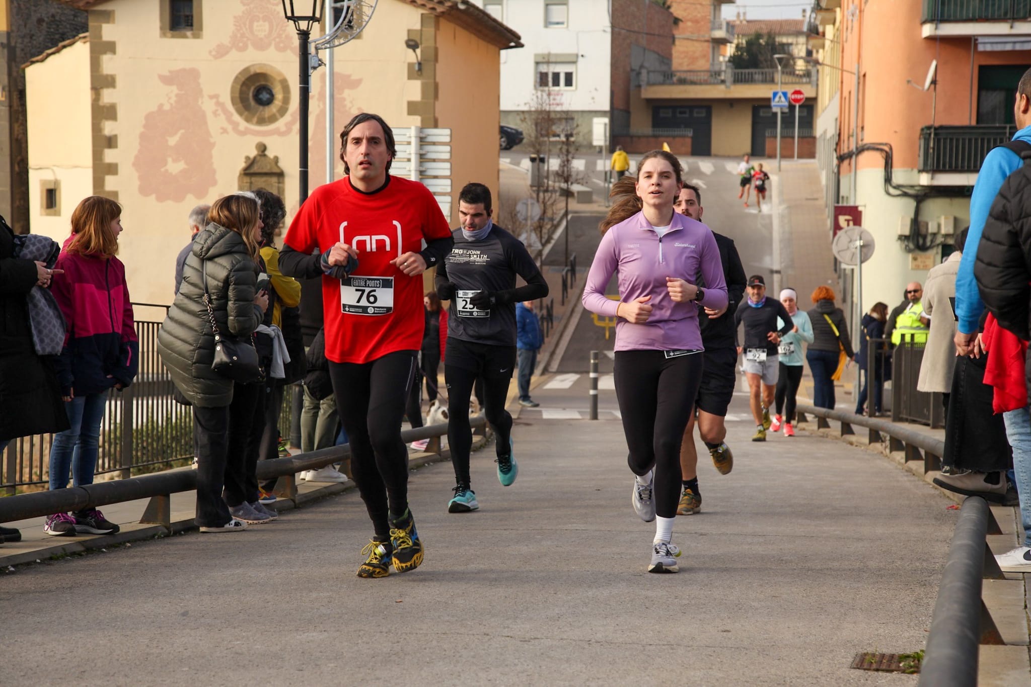 Arribada i ambient a la Plaça Major