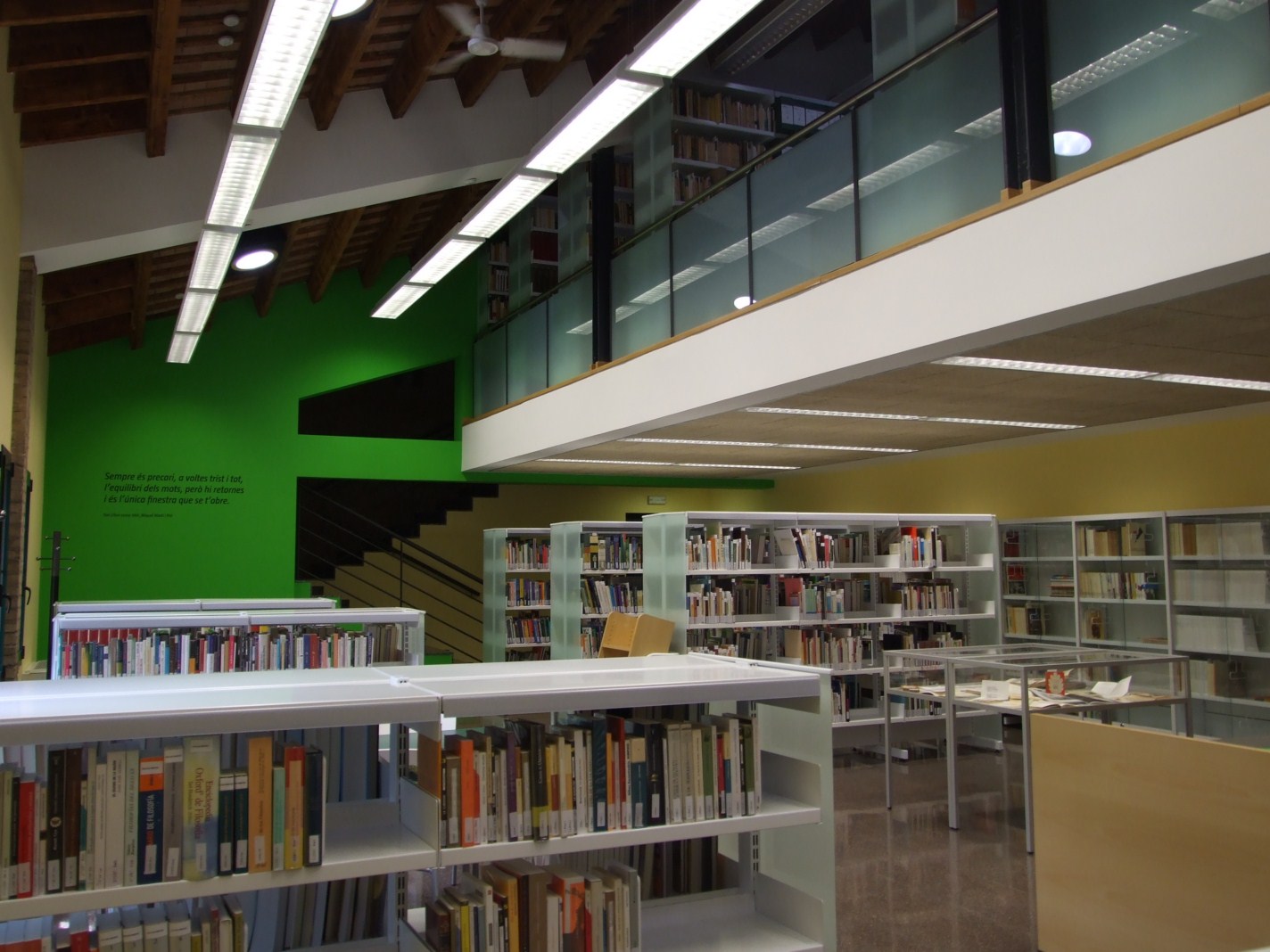 La Biblioteca Bac de Roda recupera l'horari prepandèmia