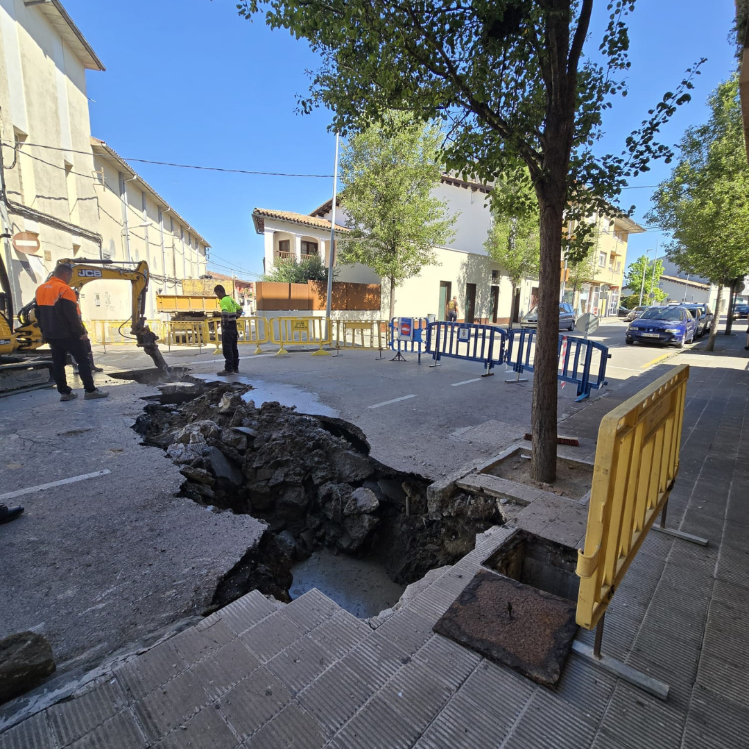 El tram inicial del carrer Bac, tallat per una afectació al subsol de la calçada