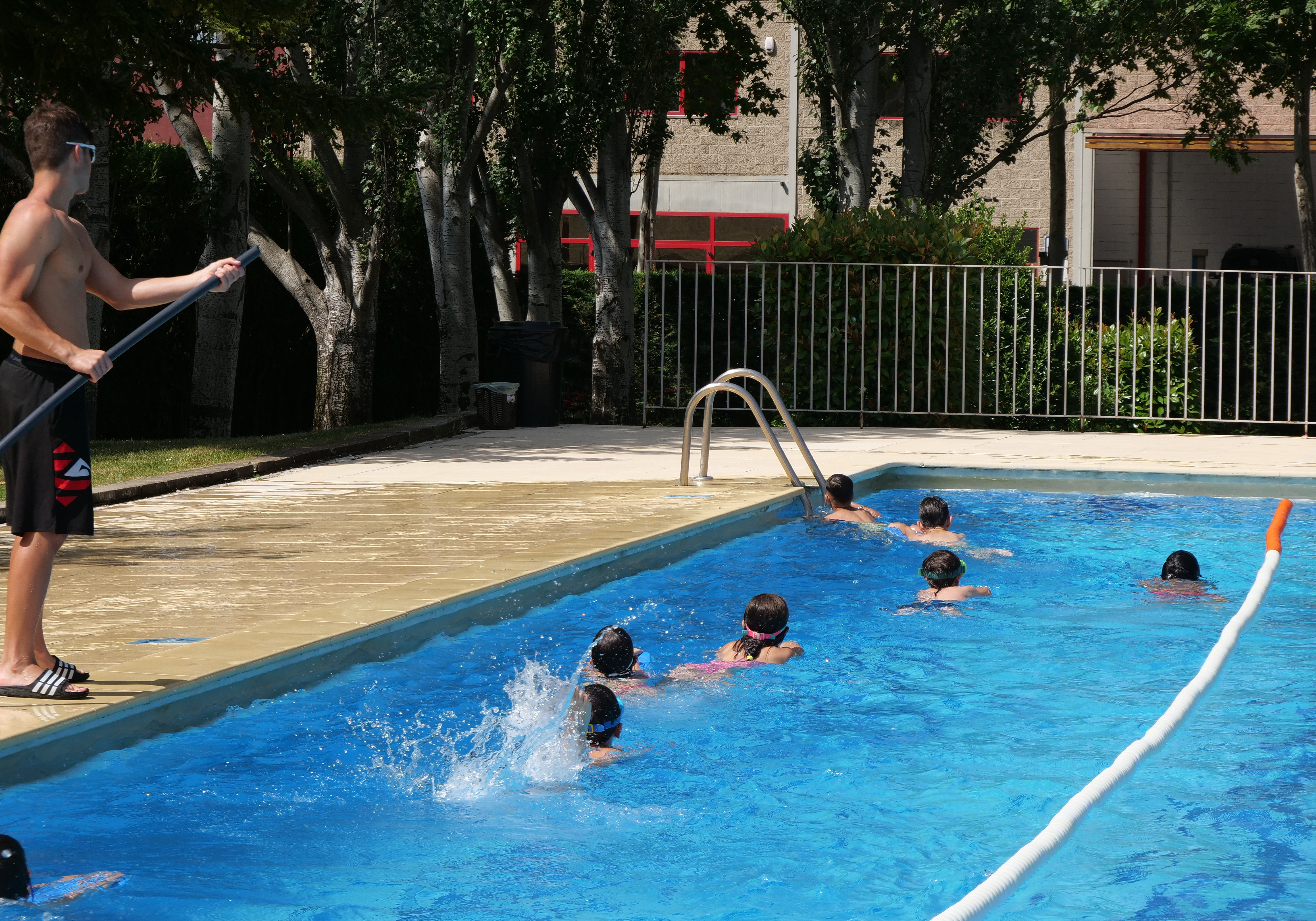 La piscina municipal estrena temporada amb moltes millores i cursos pilot de natació per a escolars
