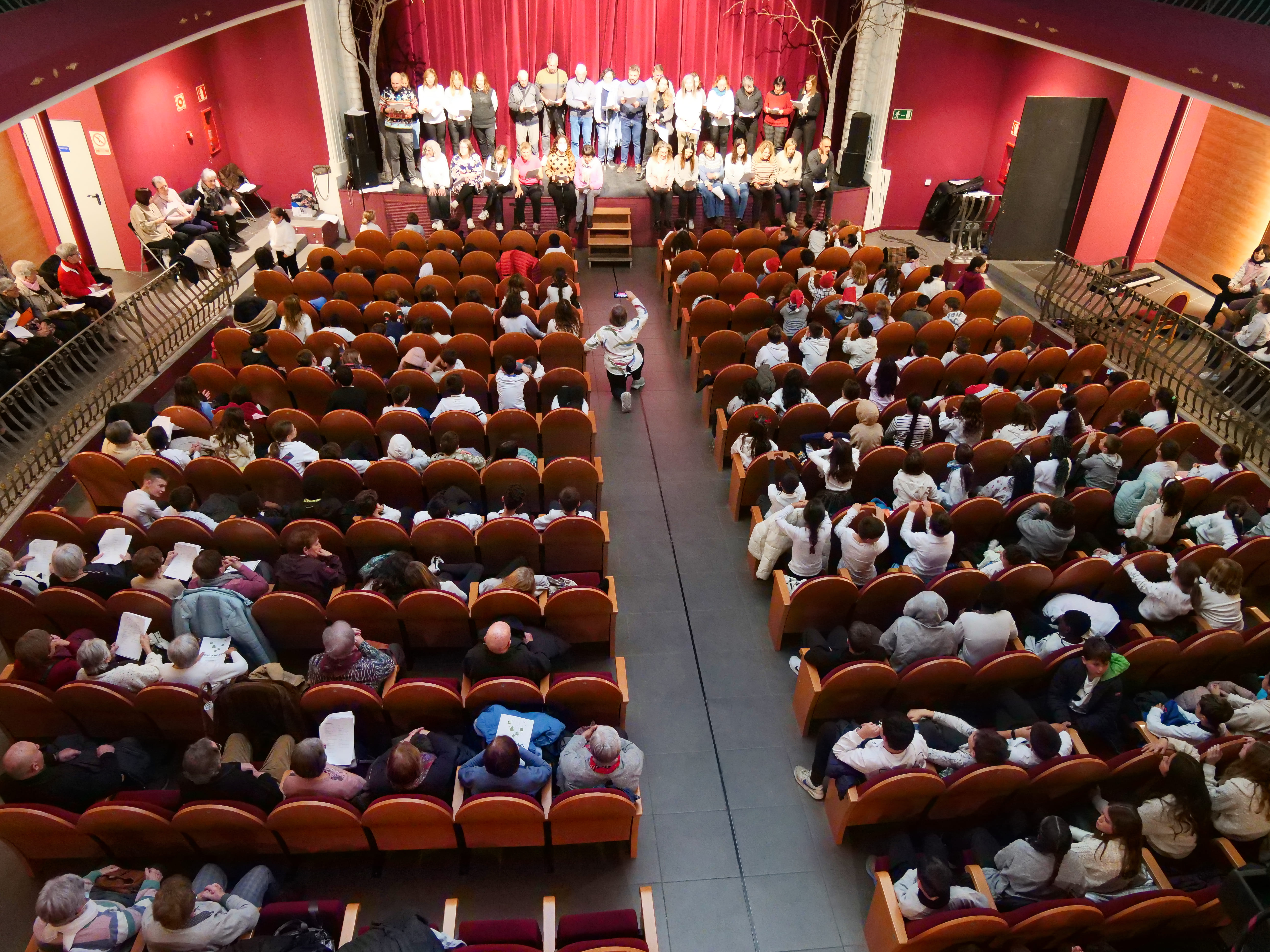La 2a Cantada «Veus d'Hivern» omple l'Eliseu d'esperit nadalenc i unió intergeneracional